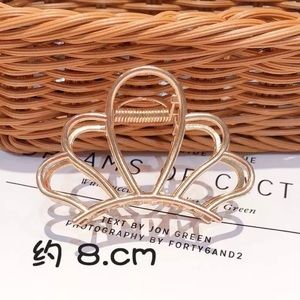 Crown scallop Metal gold hair clip accessory